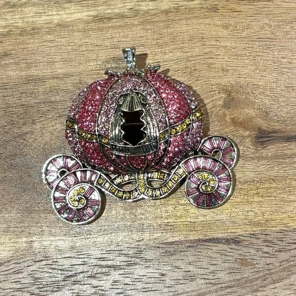 Cinderella Pink Rhinestone Pumpkin Carriage Brooch/Pin - Disney Princesscore - Picture 4 of 7